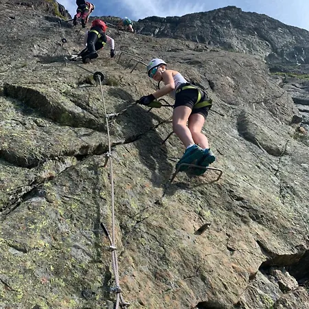 Log With Mountain View Дом отдыха